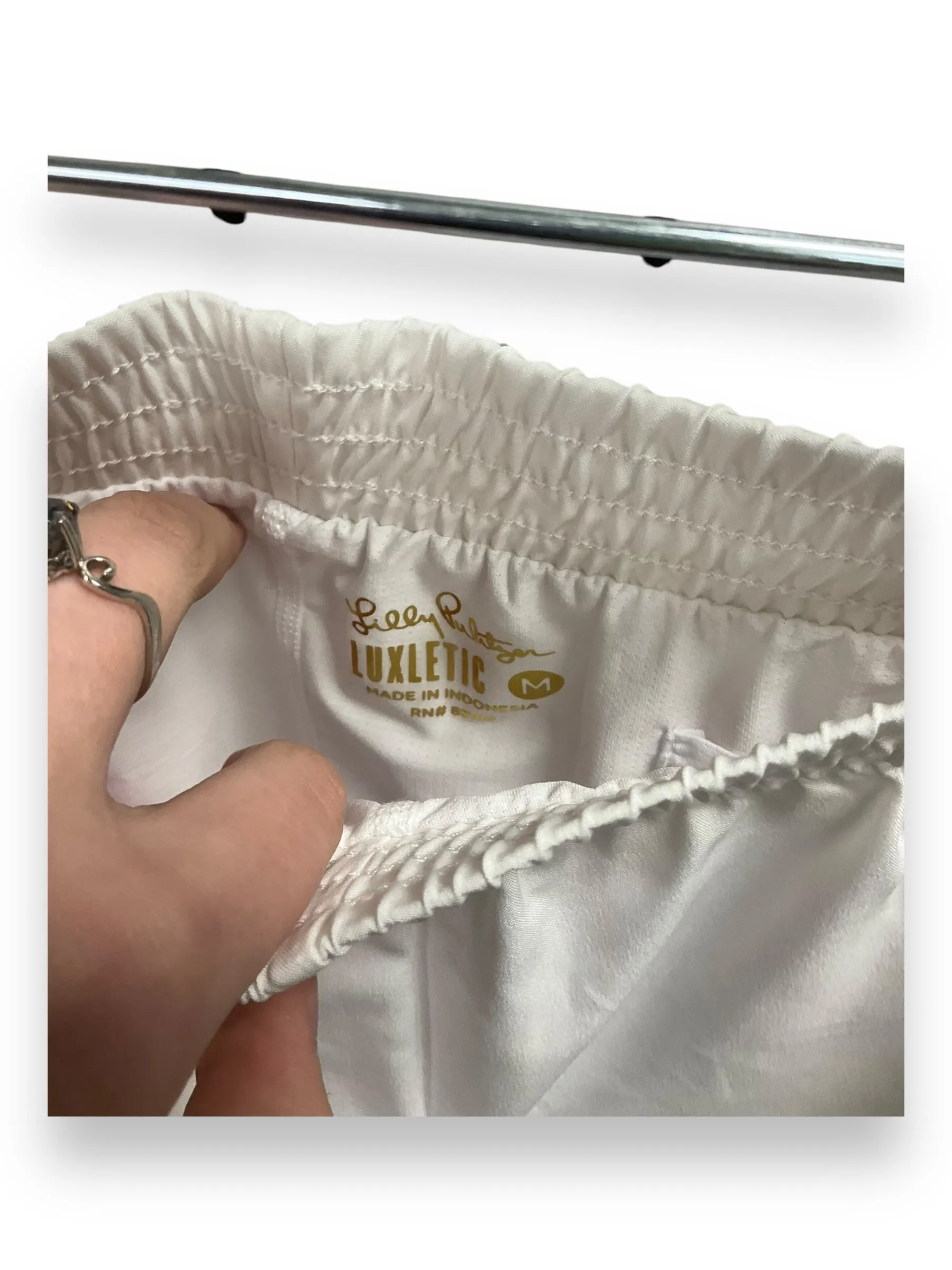 Athletic Shorts By Lilly Pulitzer In White, Size: M