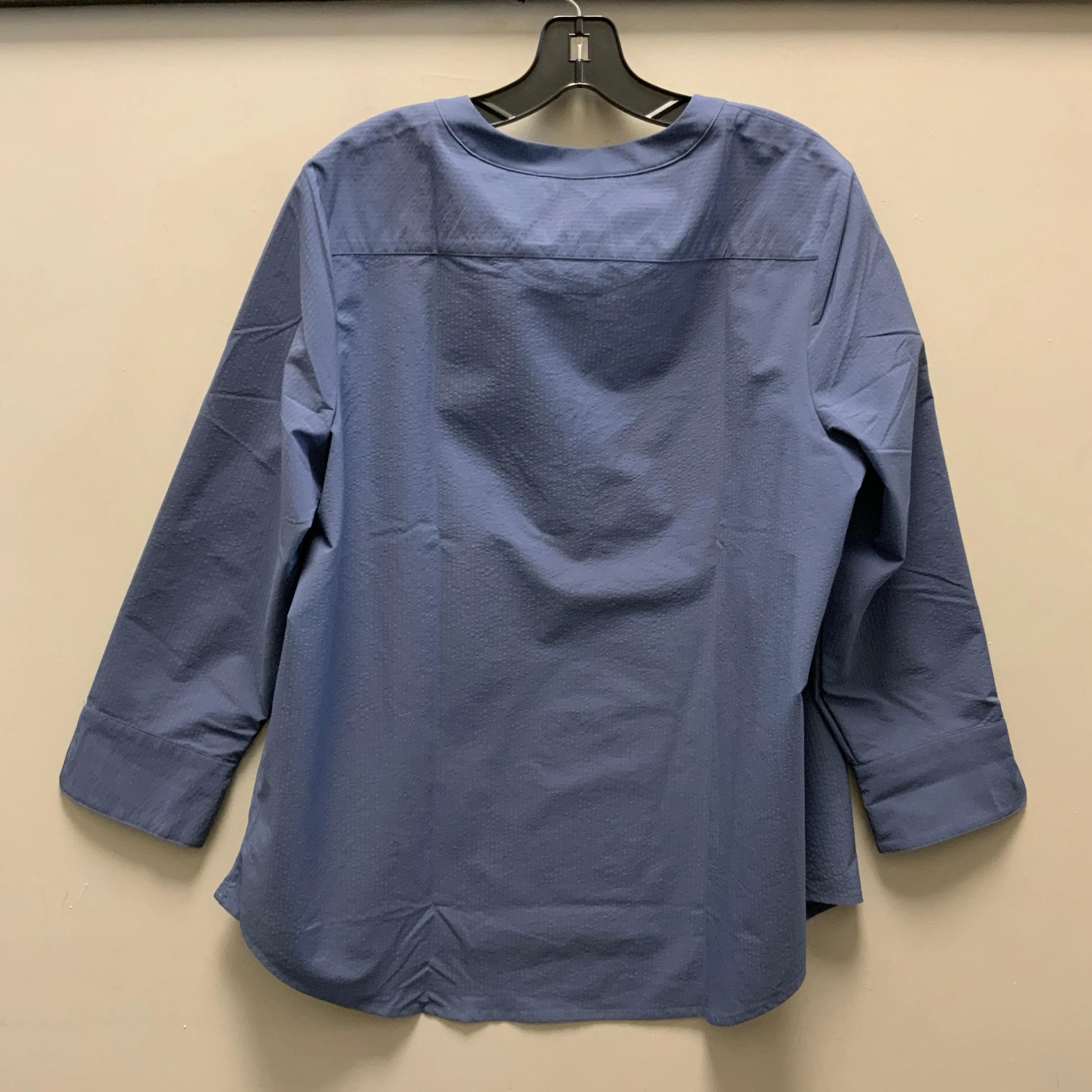Athletic Top Long Sleeve Crewneck By Vineyard Vines In Blue, Size: Xl
